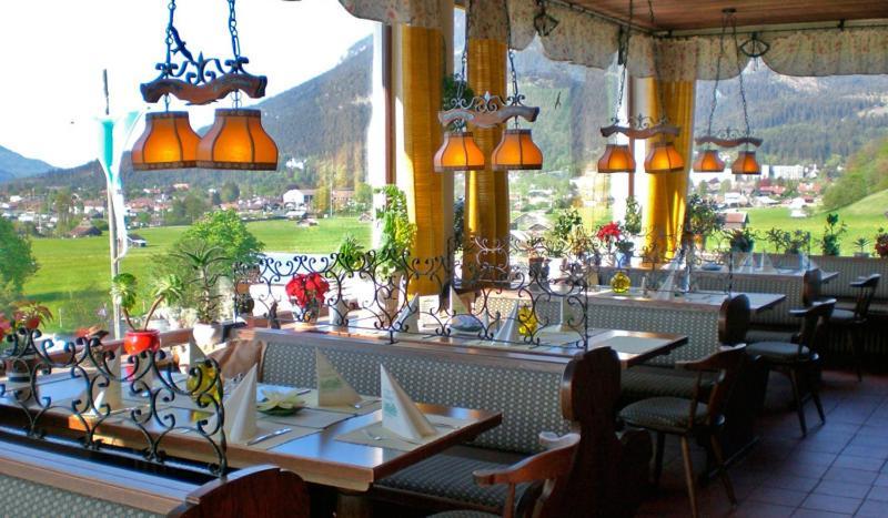 Hotel Restaurant Hausberg Garmisch-Partenkirchen Dış mekan fotoğraf
