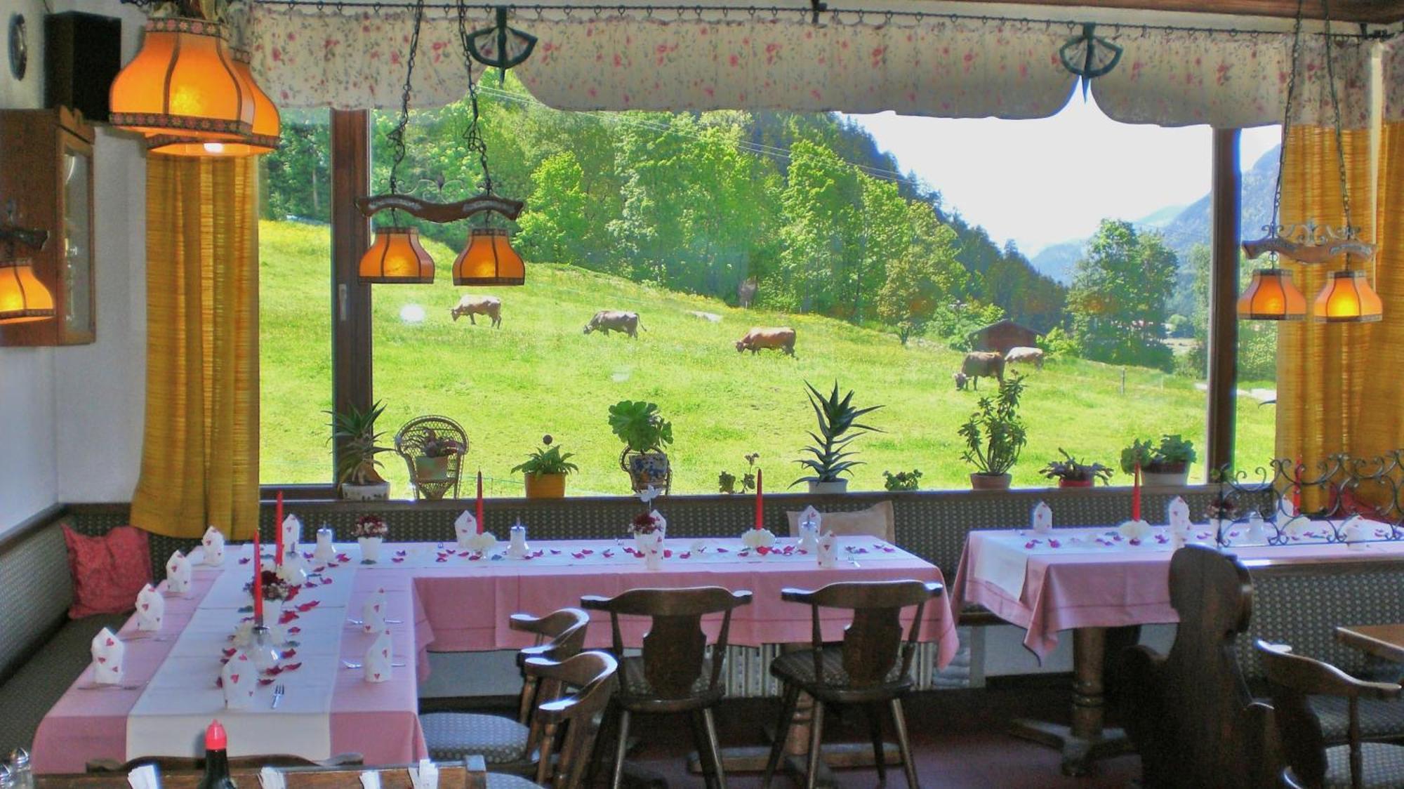 Hotel Restaurant Hausberg Garmisch-Partenkirchen Dış mekan fotoğraf