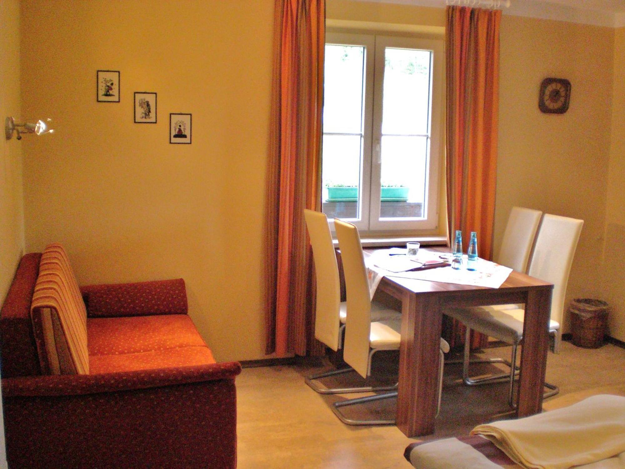 Hotel Restaurant Hausberg Garmisch-Partenkirchen Dış mekan fotoğraf