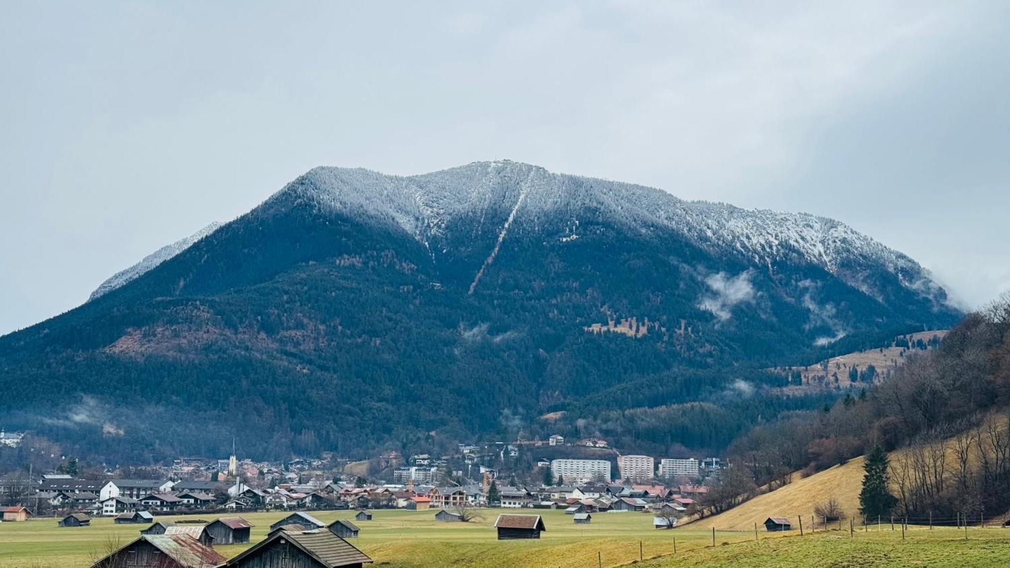 Hotel Restaurant Hausberg Garmisch-Partenkirchen Dış mekan fotoğraf
